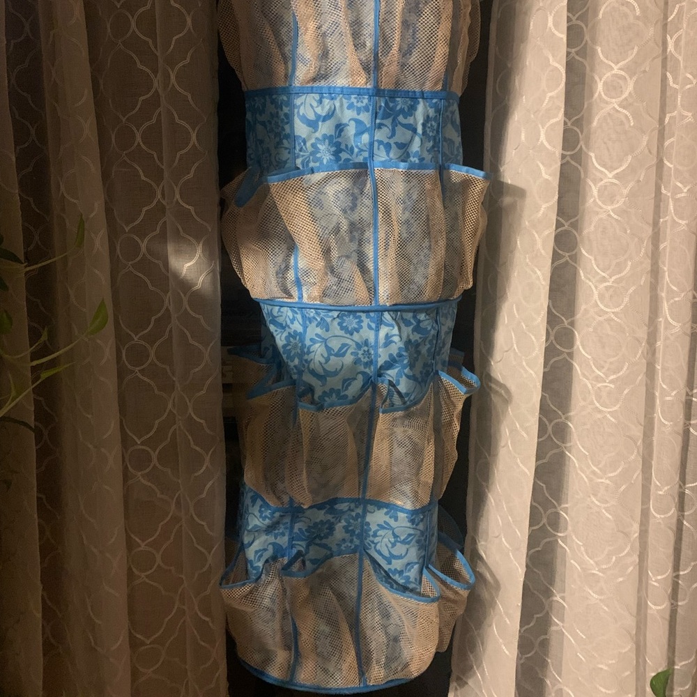 Hanging closet shoe/boot organizer